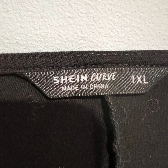 Long black dress 🖤 - Picture 6 of 7